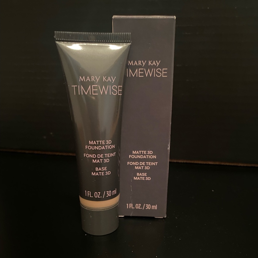 Mary Kay 3-D Matte Foundation 
Color: Beige N150